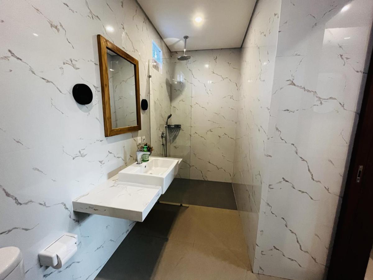 Cecillia Guesthouse Canggu Экстерьер фото