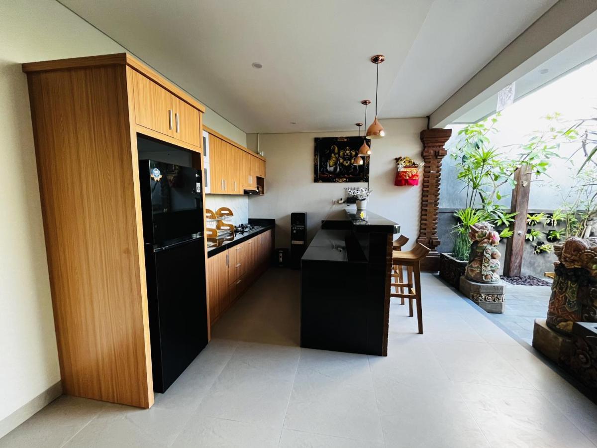 Cecillia Guesthouse Canggu Экстерьер фото